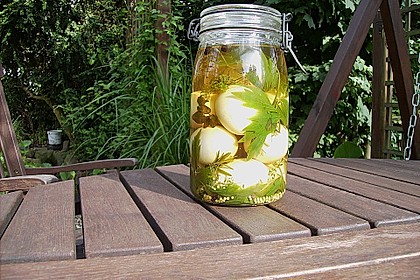 Eingelegte Eier mit Kräutern 1