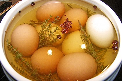 Eingelegte Eier mit Kräutern 4