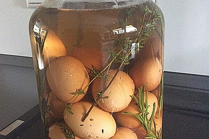 Eingelegte Eier mit Kräutern 6