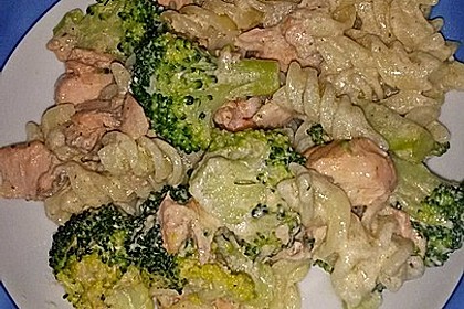 Nudel - Lachs - Brokkoli - Auflauf 10