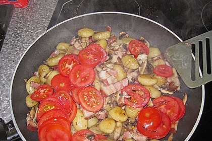 Gnocchi In Tomaten Champignon Pfanne Von Kruemmelmonster Chefkoch De