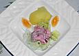 Eisbergsalat mit Hering, Rote Bete, Apfel, Kartoffel und Ei