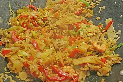 Asiapfanne mit Reis und Garnelen 9
