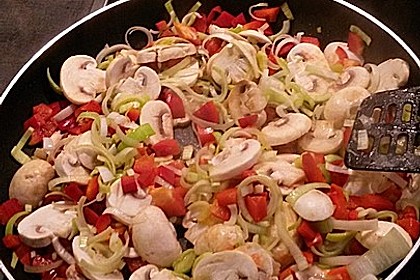 Asiapfanne mit Reis und Garnelen 2