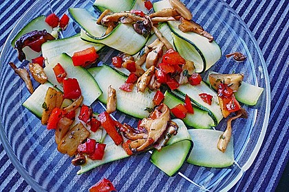 Zucchini in lauwarmer Pilz - Vinaigrette