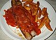 Currywurst mit scharfen Zwiebeln