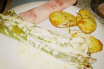Albertos gr&uuml;ner Spargel mit Parmesancreme 4