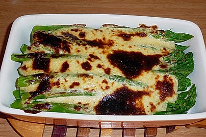 Albertos gr&uuml;ner Spargel mit Parmesancreme 18