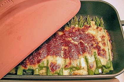Albertos gr&uuml;ner Spargel mit Parmesancreme