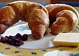Aromatische Rosinenkipferl