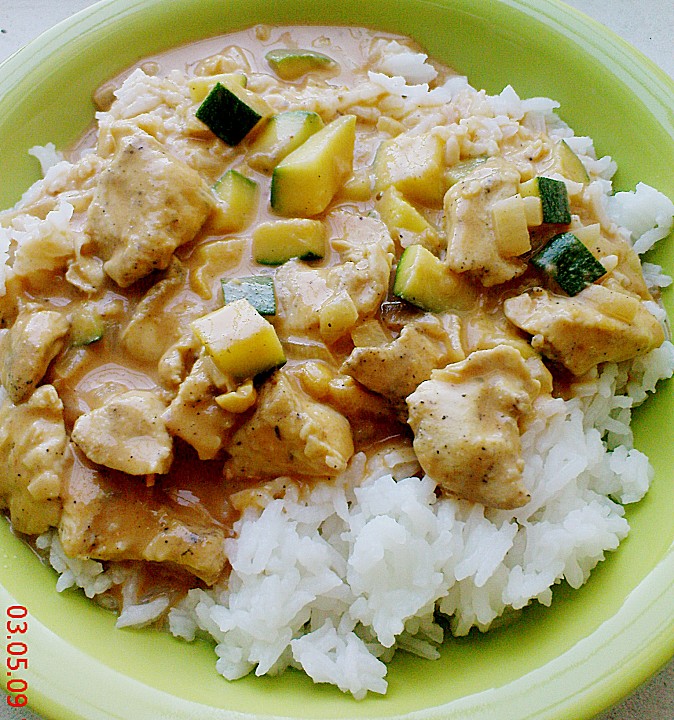 Hühnergeschnetzeltes mit Zucchini in Erdnuss – Kokos – Sauce – Daddy&amp;#39;s ...