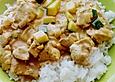 H&uuml;hnergeschnetzeltes mit Zucchini in Erdnuss - Kokos - Sauce