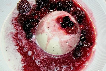 Panna Cotta mit Gl&uuml;hweinbeeren 1