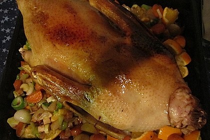 Gefüllter Gänsebraten mit Serviettenknödeln 6