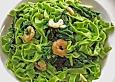 Grasgr&uuml;ne Pasta mit Spinat und Scampi