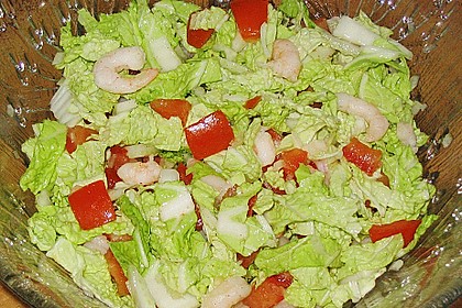 Chinakohlsalat mit Krabben und Tomaten