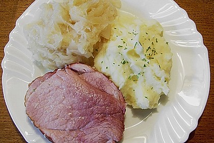 Sauerkraut mit Kartoffelp&uuml;ree und Kasseler