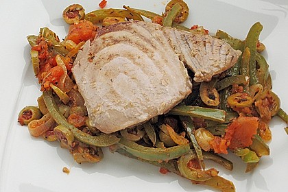 Mediterranes Thunfischsteak