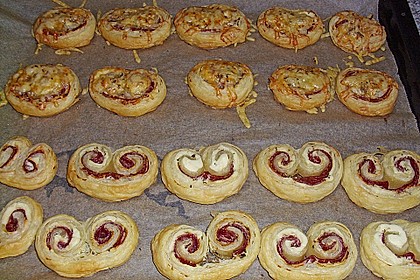 Bl&auml;tterteigschnecken mit Salami und Frischk&auml;se 4