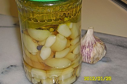Eingelegter Knoblauch