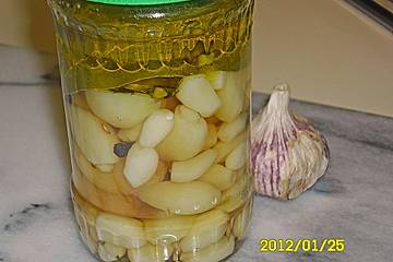 Eingelegter Knoblauch