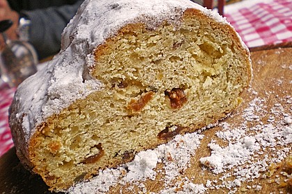Saftiger Quarkstollen 11