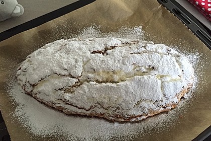 Saftiger Quarkstollen