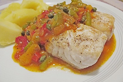 Gebratenes Steinbuttfilet mit Paprika-Kapern So&szlig;e