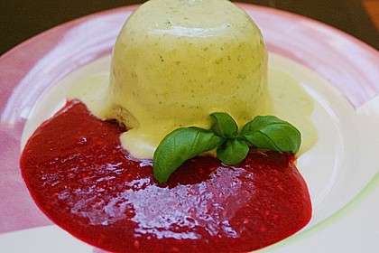 Geeiste Basilikumt&ouml;rtchen mit Honig und Himbeeren 6