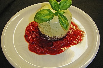 Geeiste Basilikumt&ouml;rtchen mit Honig und Himbeeren 10