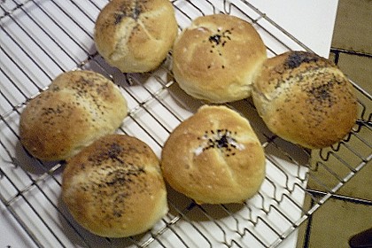 Dinkelbr&ouml;tchen, einfach und super lecker