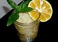 Limonensorbet mit Basilikum  oder Pfefferminze