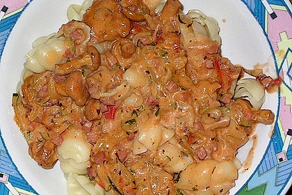 Tagliatelle in Zucchini - Pfifferling - Rahmso&szlig;e 1