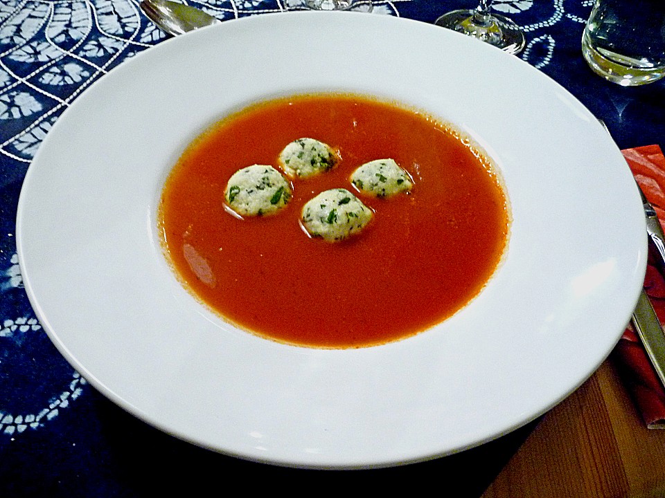 Tomatensuppe mit Mozzarella - Klößchen (Rezept mit Bild) | Chefkoch.de
