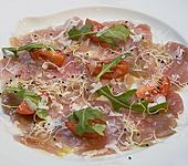 Thunfisch - Carpaccio mit Limone, Oliven&ouml;l und gehobeltem Parmesan (Bild)