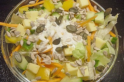 Eisbergsalat knackig und bunt