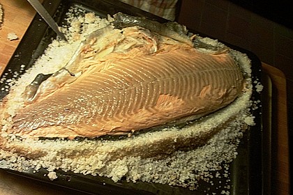 Lachs in Salzkruste