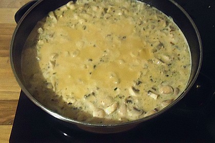 Puten - Sahne - Gulasch auf Bandnudeln 14