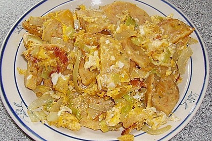 Ger&ouml;stete Kn&ouml;del mit Ei