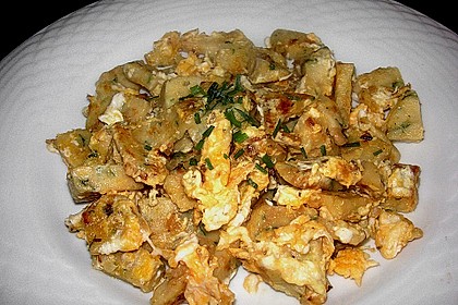 Ger&ouml;stete Kn&ouml;del mit Ei 1
