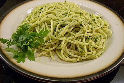 B&auml;rlauchpesto mit Nudeln 3