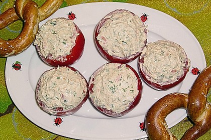 Gef&uuml;llte Tomaten mit Frischk&auml;se