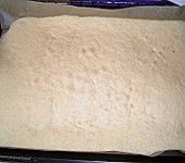 Biskuitrolle mit Sahne Schokoladenf&uuml;llung (Bild)