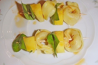 Fruchtige Tortellini - Spieße 4
