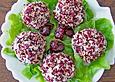 Frischk&auml;sekugeln mit getrockneten Cranberries