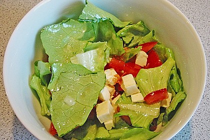 Tomatensalat mit Blattsalat und Fetak&auml;se 1