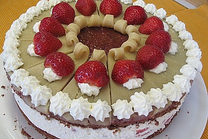 Erdbeer - Marzipan - Torte