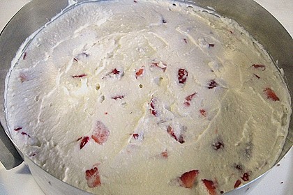 Erdbeer - Marzipan - Torte 3