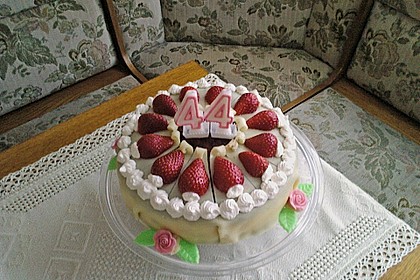 Erdbeer - Marzipan - Torte 9