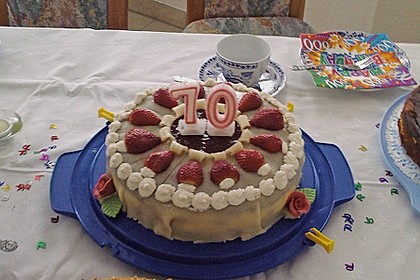 Erdbeer - Marzipan - Torte 10